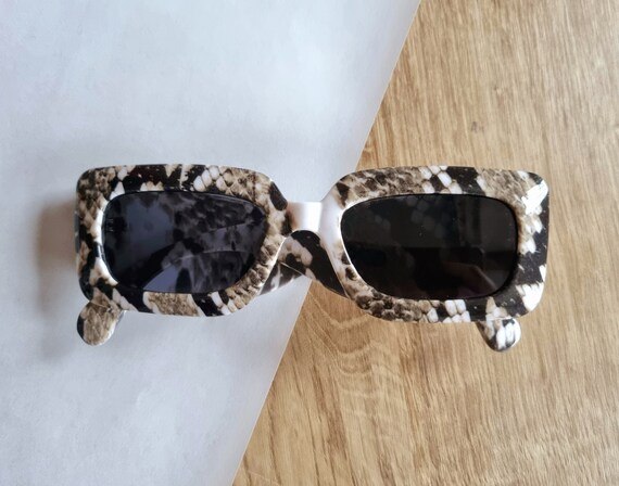 Chunky snakeskin rectangular sunglasses black tin… - image 3