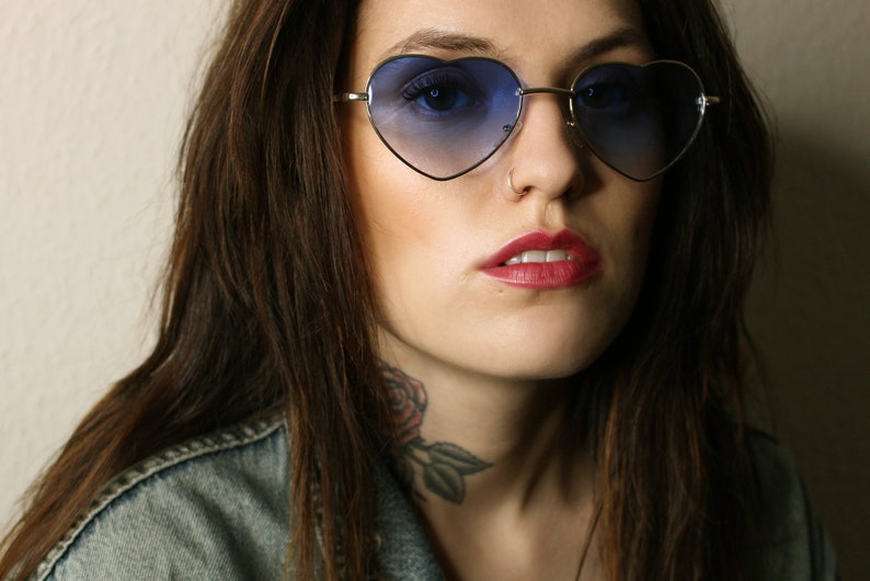 10/% OFF Reduced 70/'s 90/'s style blue ombre fade heart shaped sunglasses with gold frames