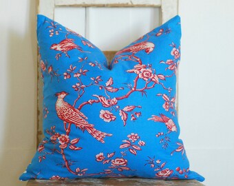 Oreillers cottage chic, oreillers rouges, blancs et bleus, oreiller cottage, oreillers oiseaux, oreillers bleus, maison de plage, oreillers bohèmes, coussins décoratifs