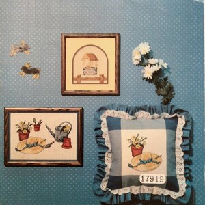 Counted Cross Stitch Booklet, COUNTRY GARDEN, Mandy Bear Designs, 1983, Needlecraft, Embroidery, Crafting