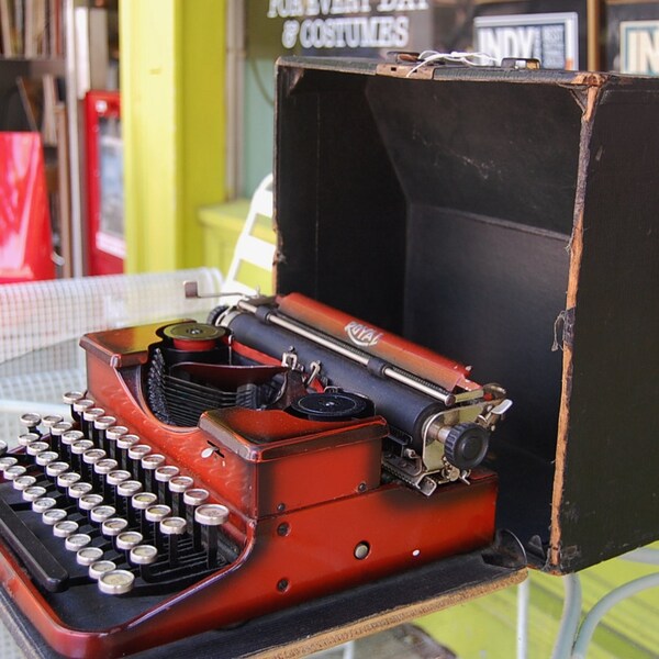 Rare Antique Red Portable Royal Typewriter With Case