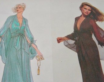 UNCUT * Vogue American Designer Pattern 1775 /  GLAMOROUS Close-fitting, Lined, Halter Evening Dress Gown  // Size 8 * Bust 31.5