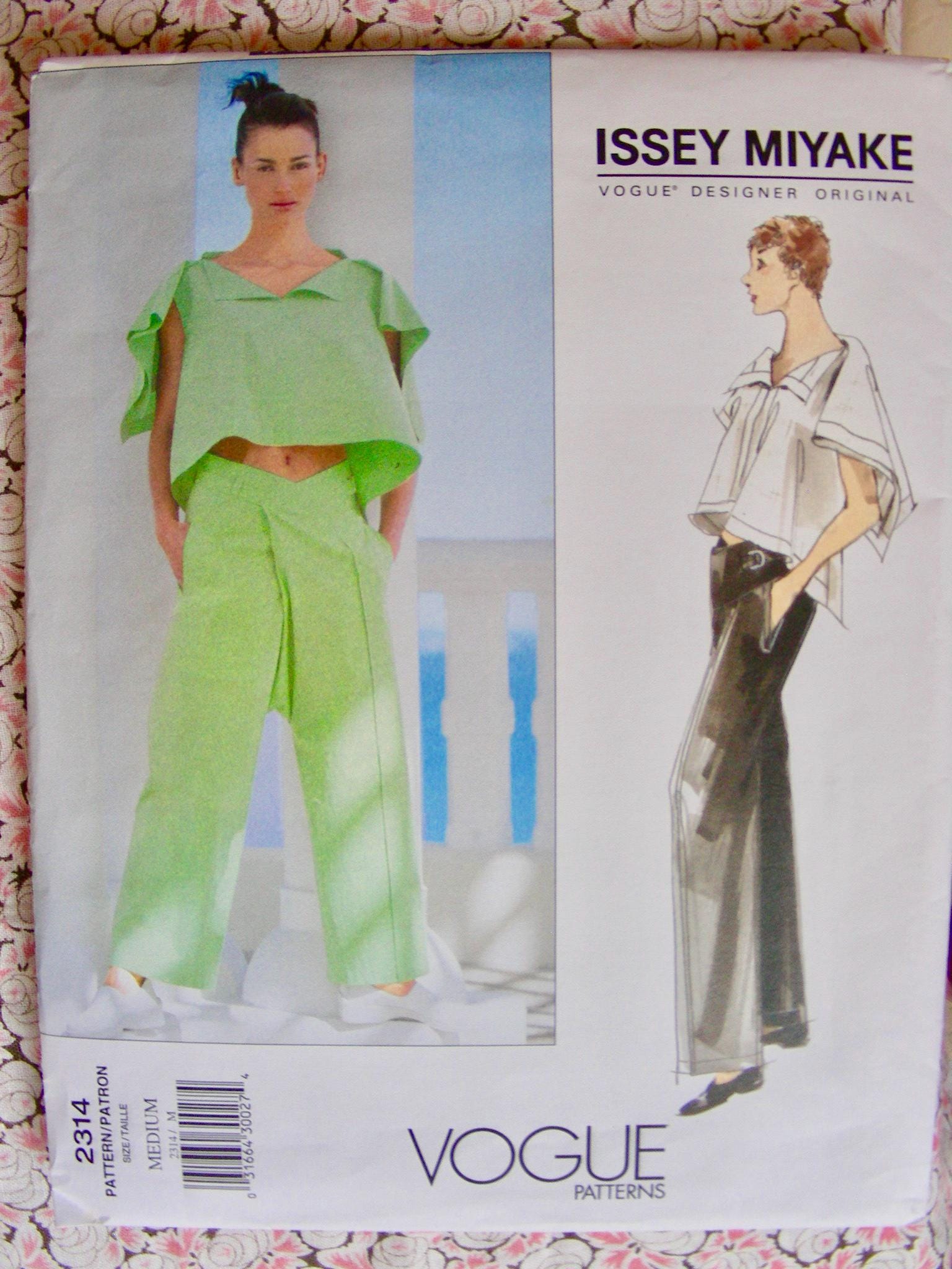 UNCUT *ISSEY MIYAKE Designer Vogue Pattern 2314 Misses