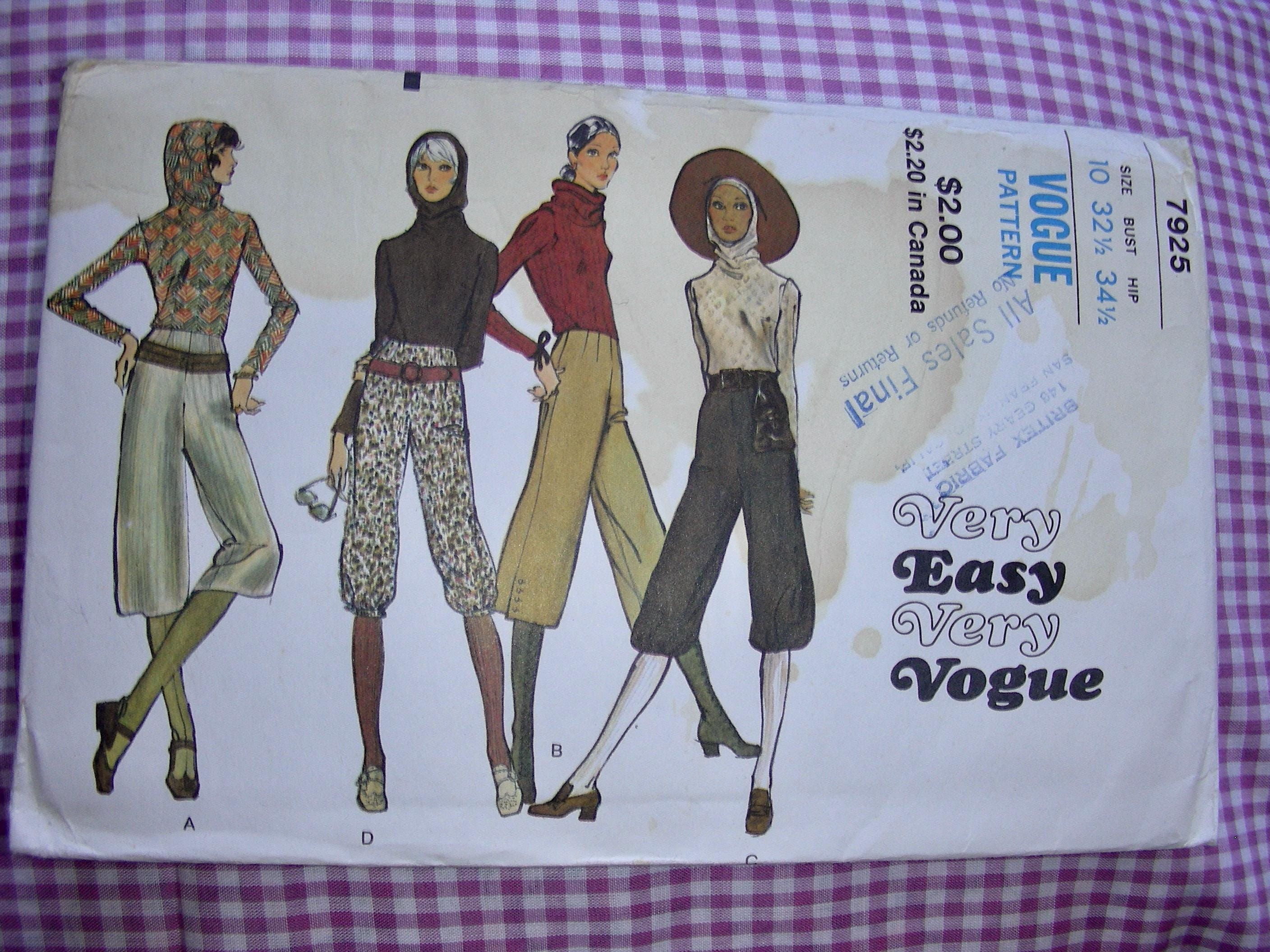 UNCUT * Vintage 1970's Vogue Pattern 7925 / Misses' Hooded or Cowl