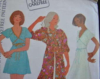 UNCUT  1970s McCall's Pattern 3851 /  Misses' Baby Doll or Evening Length Nightgown and Robe  - Size 12, bust 34