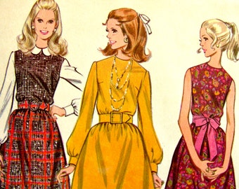 UNCUT Vintage McCall's Pattern 2034  / Stunning Cocktail or Date Night Dresses in 3 Versions, Mini   / Size 8, Bust 31.5 Sewing Pattern
