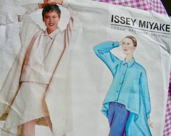 UNCUT *ISSEY MIYAKE Designer Vogue Pattern 2572 /  Misses'  Japanese Fashion Front Devant Top, Skirt and Pants  / Sizes  8-10-12