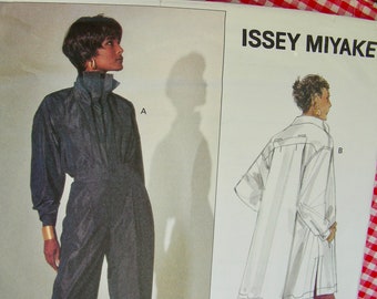 UNCUT *ISSEY MIYAKE Designer Vogue Pattern 2757   Misses'  Japanese Fashion Top and  Wide Legged  Pants  / Size 8 B31.5 or Size 10 Bust 32.5