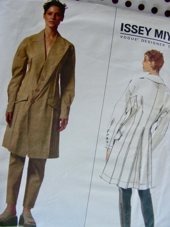 UNCUT ISSEY MIYAKE Designer Vogue Pattern 2292 | Etsy