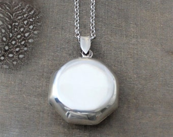 Modern Silver Locket Necklace, Personalized Locket, Round Locket, Sterling Silver Locket, Photo Pendant, Custom Plain Locket Push Gift