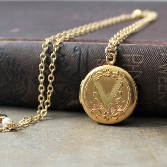 Gold Locket Pendant, Round Locket Necklace, Weddi… - image 1