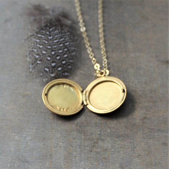 Gold Locket Pendant, Round Locket Necklace, Weddi… - image 4