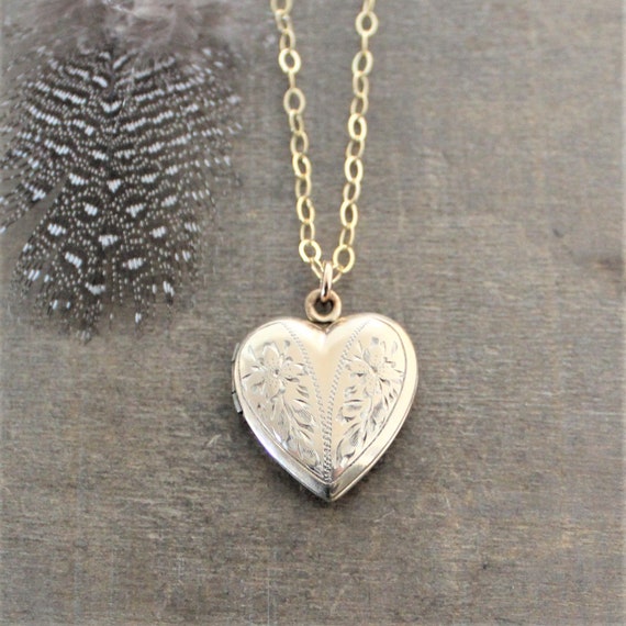 Gold Heart Locket Necklace, Gold Locket, Gold Pho… - image 1