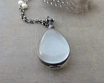 Glass Picture Locket, Sterling Silver Locket, Push Present, Unique Photo Locket, Glass Pendant, Expectant Mom Gift, Glass Locket Necklace,