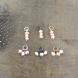 Tiny Pink Pearl Pendant Genuine Pearl Charm DIY Jewelry Build A Necklace Blush Pearl Cluster Small June Birthstone Stacked Pendant Add On imagem 1