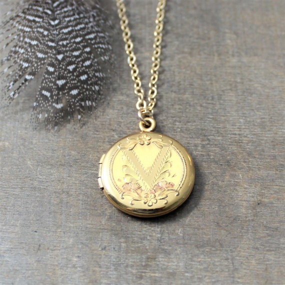 Gold Locket Pendant, Round Locket Necklace, Weddi… - image 2