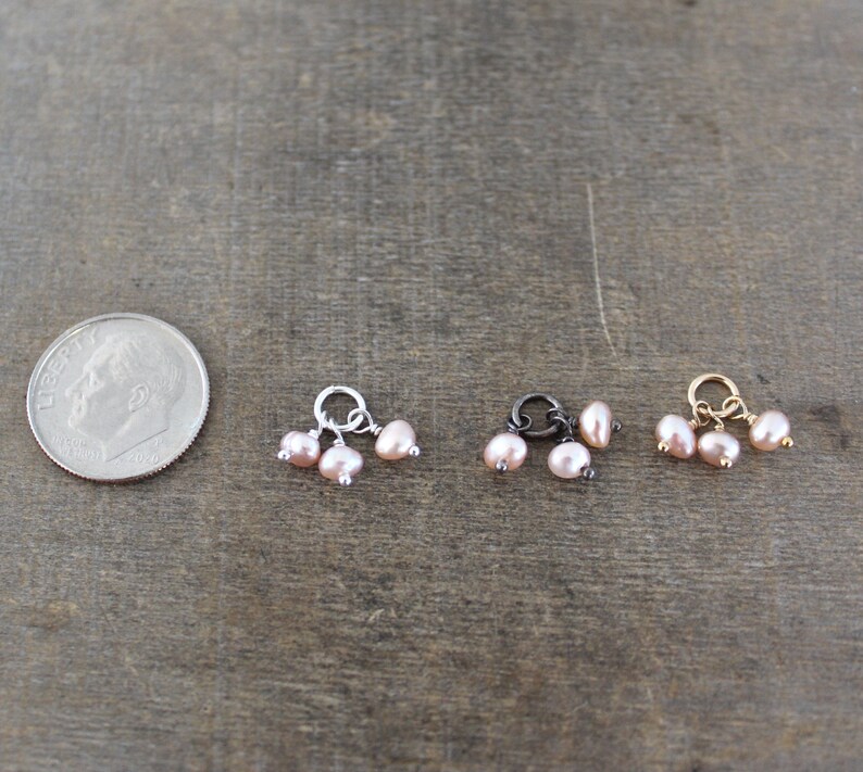 Tiny Pink Pearl Pendant Genuine Pearl Charm DIY Jewelry Build A Necklace Blush Pearl Cluster Small June Birthstone Stacked Pendant Add On imagem 4