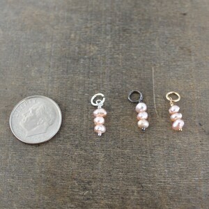 Tiny Pink Pearl Pendant Genuine Pearl Charm DIY Jewelry Build A Necklace Blush Pearl Cluster Small June Birthstone Stacked Pendant Add On imagem 3