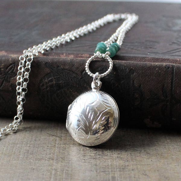 Emerald Locket, Round Locket Necklace, May Birthstone Locket, Sterling Silver Locket Pendant, Push Gift for Mom, Engraved Locket Pendant