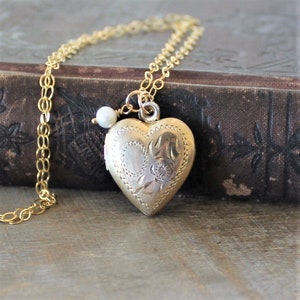 Gold Heart Locket Necklace, Gold Locket, Gold Photo Locket Pendant, Bridal Locket, Gold Photo Locket Push Present Wedding Jewelry for Brides