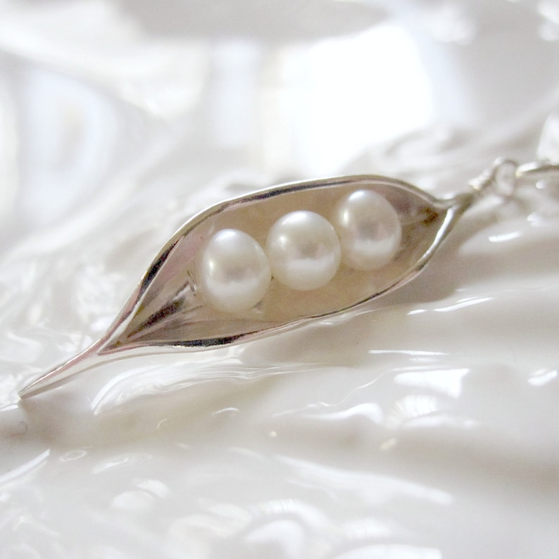 Peapod Necklace 3 Peas in A Pod Sweet Pea Necklace Etsy