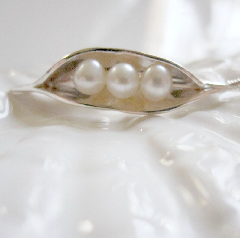 Peapod Necklace 3 Peas in A Pod Sweet Pea Necklace Etsy