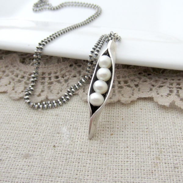 Four Peas in a Pod Necklace, 4 Peas in a Pod, 4 Pea Pod Jewelry, Grandmother Necklace, Silver Peapod, Mom Necklace, Mother Jewelry Sweet Pea