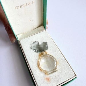 1975 Vintage Parüre Guerlain EMPTY Miniature Flacon Perfume Bottle With Box Made In France. French Perfume, French Vanity, Vintage Minis