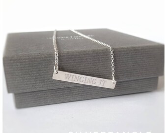 Collar de barra de plata esterlina - Collar con eslogan - Collar Winging It - Collar con eslogan de plata