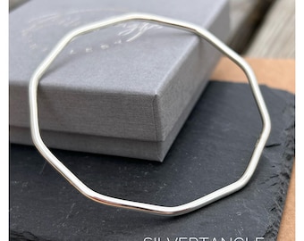 Brazalete de plata decagonal con sello de garantía - Brazalete geométrico de plata liso de diez lados