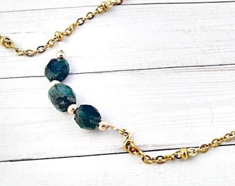 Emerald Stone and Gold Necklace, Raw Green Gemstone Jewelry, May Birthstone Necklace, Layering Necklace, Emerald Bar Necklace, Minimalist