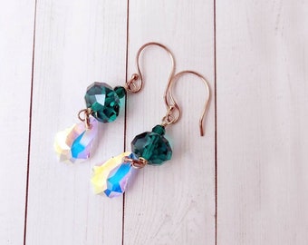 Pendientes de cristal de prisma Swarovski, colgantes de cristal verde, pendientes colgantes navideños, elegantes colgantes de esmeralda y cristal, pendientes de Navidad