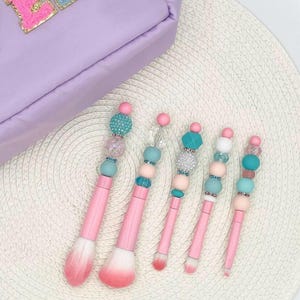 Makeup Brush Set PINK Custom Beaded 5 Piece Brush Set Teen Girls Valentines Day Birthday Gifts Makeup Enthusiasts Makeup Sets