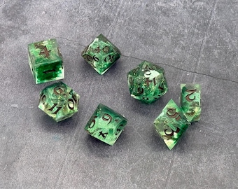 Druidic Tendrils - Sharp-Edge Handmade 7-Dice Set