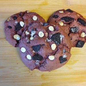 Riesen Nyc Style Roter Samt Oreo Weiße Schokoladenkekse
