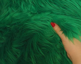 Kelly Green Faux Fur Fabric by the Yard | Emerald Green Long Shaggy Fursuit Fur, Soft Plush Green Fur for Costume, Cosplays, Crafts
