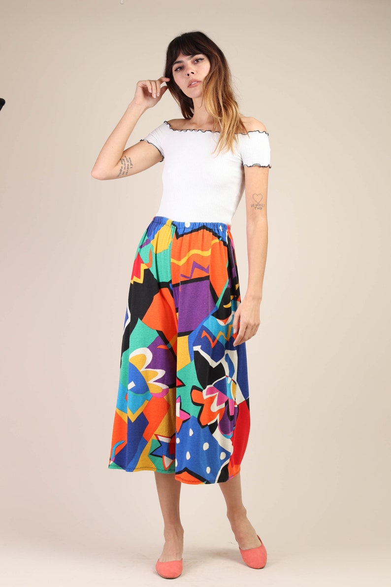 90s RAINBOW BOLD wide leg pants M abstract novelty print high rise cropped gaucho pants 1990s 80s 1980s medium