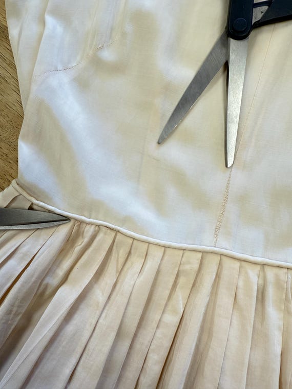 1950s Butterfly Print Dress: Pastel Floral Novelt… - image 8