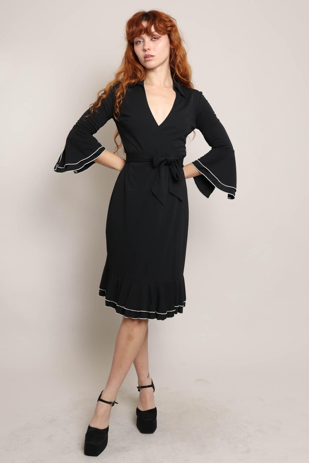 express black ruffle dress Y2K Wrap Dress: Bell Sleeves, Flutter Trim, Size XS Size:CA 16 Sexy Dress for Women Black Shoes with Pink Perfect for garden parties