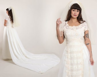 70s WEDDING DRESS four piece set S M / wedding gown with detachable train matching cone veil and satin money bag small medium 1970s