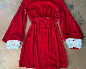 70s Samt Mini Kleid mit Trompetenärmeln: Vintage Lorrie Deb, Grösse XXS