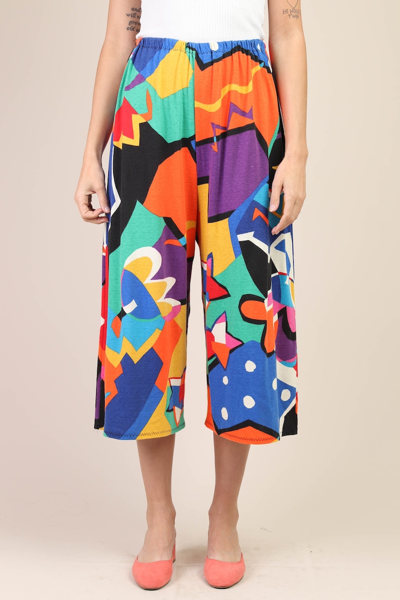 90s RAINBOW BOLD wide leg pants M abstract novelty print high rise cropped gaucho pants 1990s 80s 1980s medium
