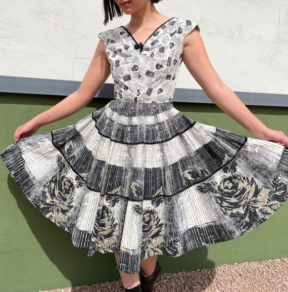 50s BLACK ROSE print dress XS / black and white b… - image 6