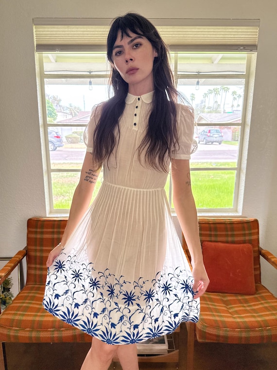 sheer peter pan collar dress 30s Sheer Cotton Dress XS - Embroidered Floral Peter Pan Collar