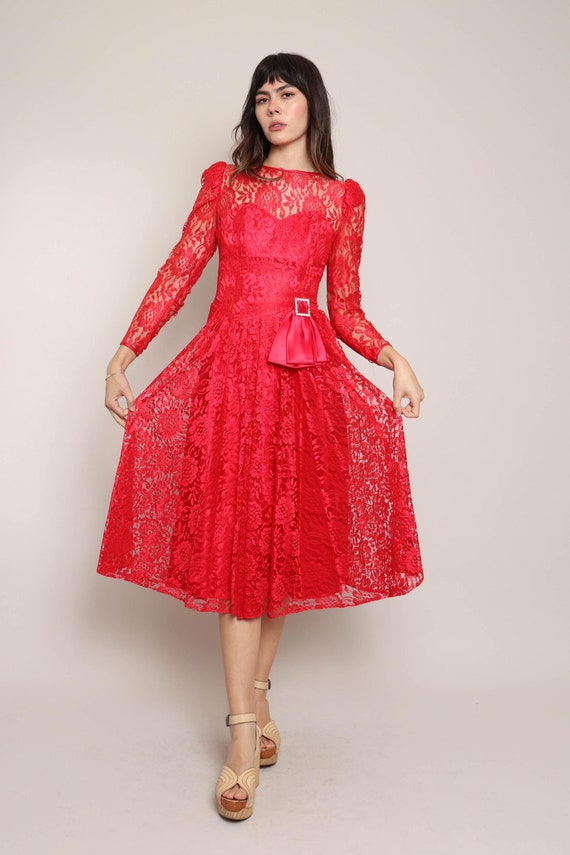 Robe de soiree en dentelle rouge des annees 80 S robe en dentelle florale rouge vintage