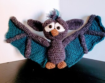 Louie - a Bat in the house