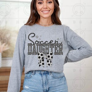 Fußball Tochter – Glitzer Akzente mit Fußball Bogen Design DTF Transfer Print für T-Shirts, Kleidung & mehr | Benutzerdefinierte SVG Druck
