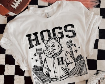 Hogs Football T-Shirt – Retro School Mascot Tee – Game Day Shirt for Fans, Moms, and Students – Unisex Hogs Spirit Wear