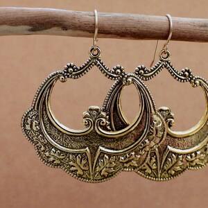 Boucles d'oreilles victoriennes en filigrane remplies d'or, boucles d'oreilles bijoux vintage finition or antique cadeau cosplay bijoux unique pour femme image 5