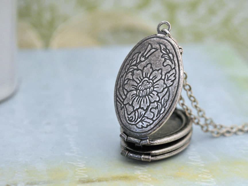 VINTAGE CAMELLIA antiqued silver locket necklace with layered picture…